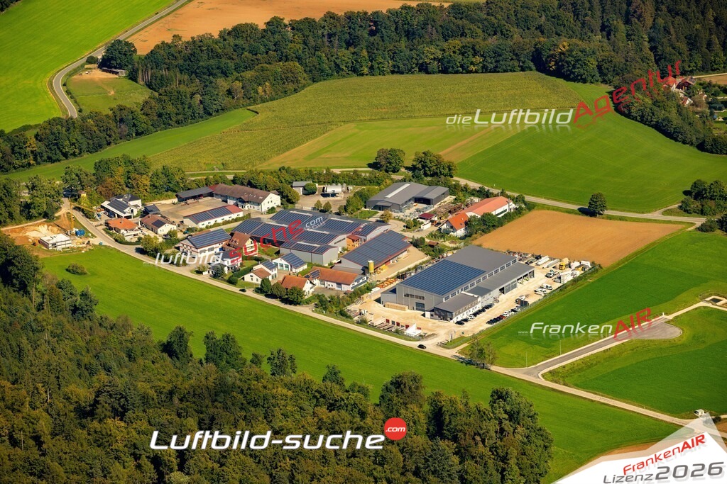 Das Luftbild zeigt : Gewerbegebiet Breitenbrunn - Die Luftaufnahme wurde 2023 vom UL-Flugzeug aus erstellt ( keine Drohne ) - Hochauflösende Luftaufnahme - Für grossformatige Ausdrucke geeignet. Die Geschenkidee !Mit Lizenz und Bildrechte bestellbar