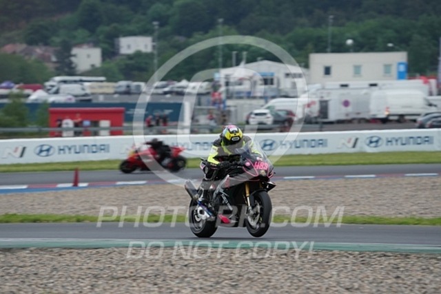 2024_05_26_PBK_34195 | Sportfotografie; SlowMotion; Video; Rennstrecke; Hafeneger; Speer; Racing; RSE; BMW; CBO; Trackday; Motorsportarena; Hockenheimring; Brno; Most; Barcelona; Valencia