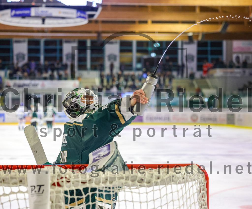 2025-09-26_115_TSV_Erding_gegen_SC_Riessersee | Erding, Deutschland, 26.09.2025:Eishockey, Oberliga Süd 2025 / 2026, 3. Spieltag, TSV Erding gegen SC Riessersee, Endergebnis: 3:5Torwart Leon Meder (Erding Gladiators, #39)Foto: Christian Riedel / fotografie-riedel.net