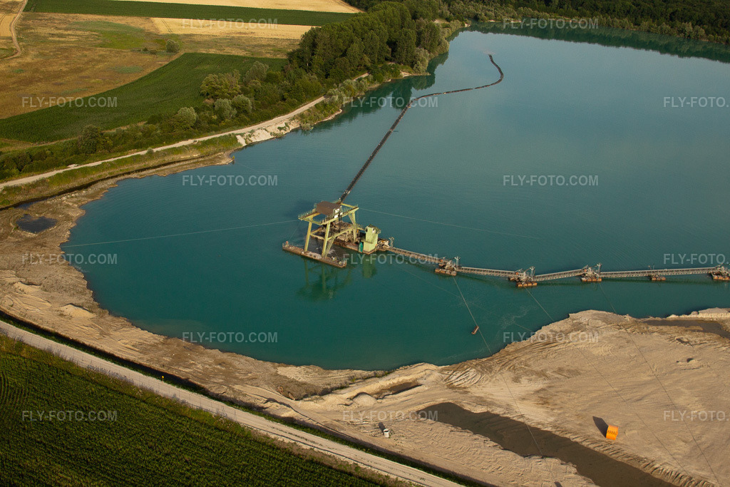 Aerial view: Gravel pit in Gambsheim in the state Bas-Rhin, France.Photo: IMG_30371.jpg taken on 07/09/2010 by Werner Riehm/FLY-FOTO.comResolution of the original: 4752 x 3168 px