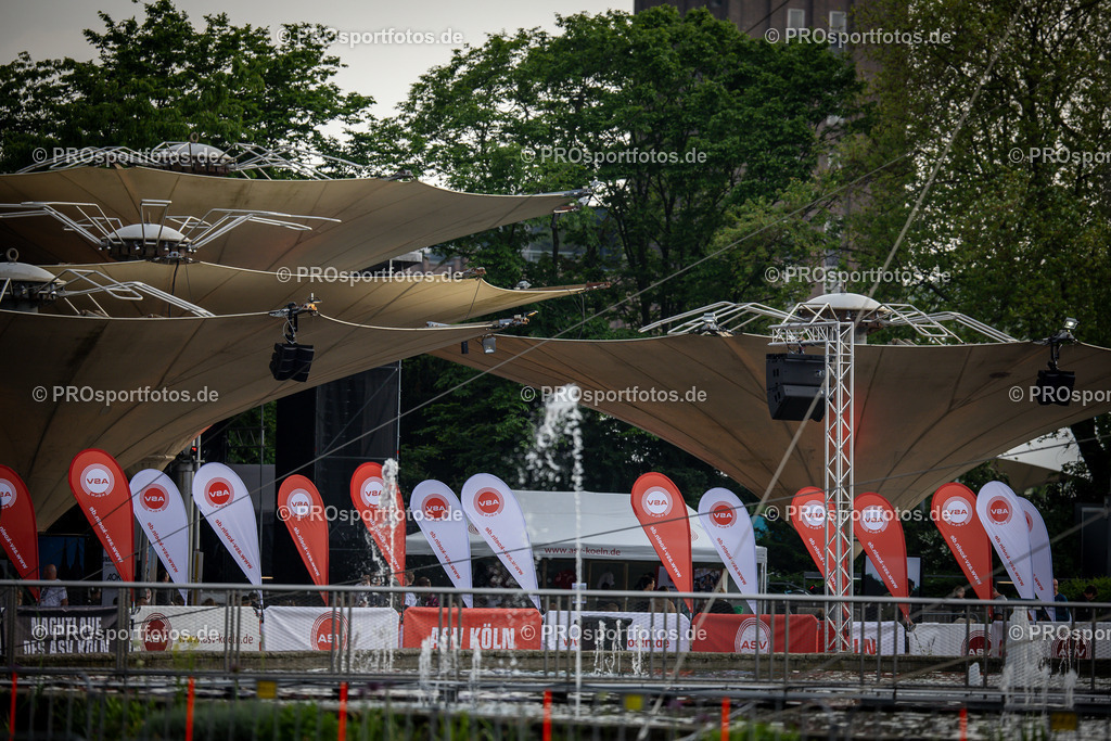 21. ASV Nachtlauf; Koeln, 08.05.24 | Impressionen vom 21. ASV Nachtlauf am 08.05.24 am Tanzbrunnen in Koeln. Foto: BEAUTIFUL SPORTS/Axel Kohring