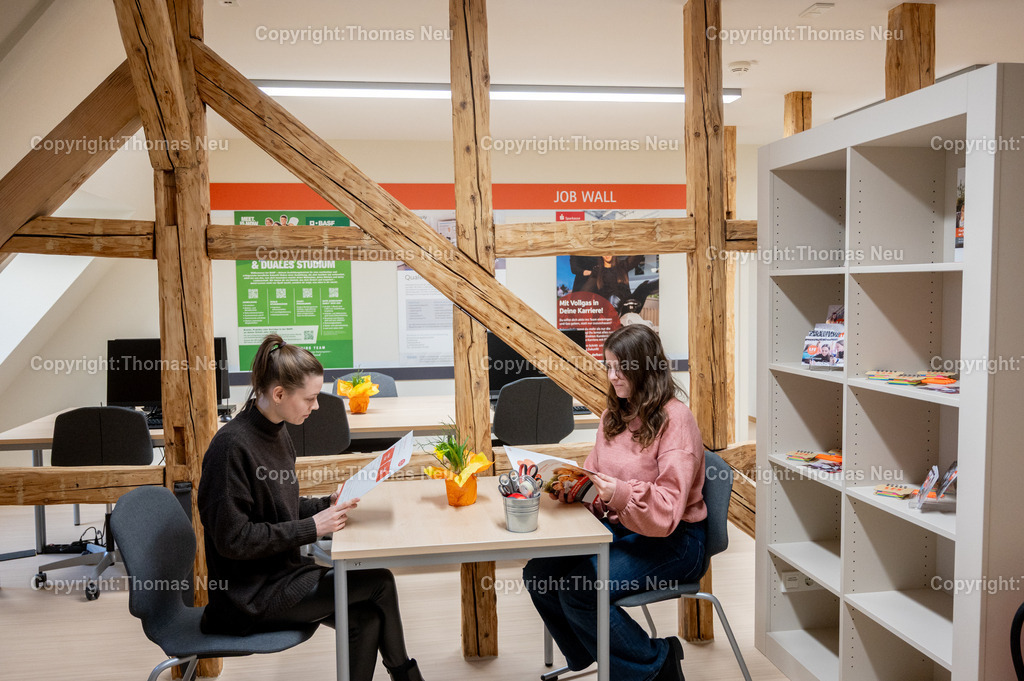 LFS_Strahelmann_Fotografie-Thomas-Neu-52 | bbe, Bensheim, Liebfrauenschule, Strahlemann Talent Company hier die dafür neusanierten Räume unter dem Dach der Schule, Bild: Thomas Neu