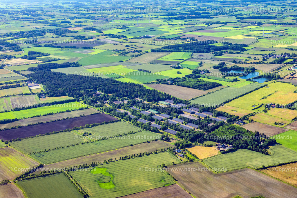 Ladelund_Materiallager_Bw_ELS_7644100623 | LADELUND 10.06.2023 Gebäudekomplex der Bundeswehr- Militär- Kaserne Materiallager in Ladelund im Bundesland Schleswig-Holstein, Deutschland. Nur für redaktionelle Nutzung freigegeben ! // Building complex of the Bundeswehr military barracks material storage in Ladelund in the state Schleswig-Holstein, Germany. Editorial use only ! Foto: Martin Elsen