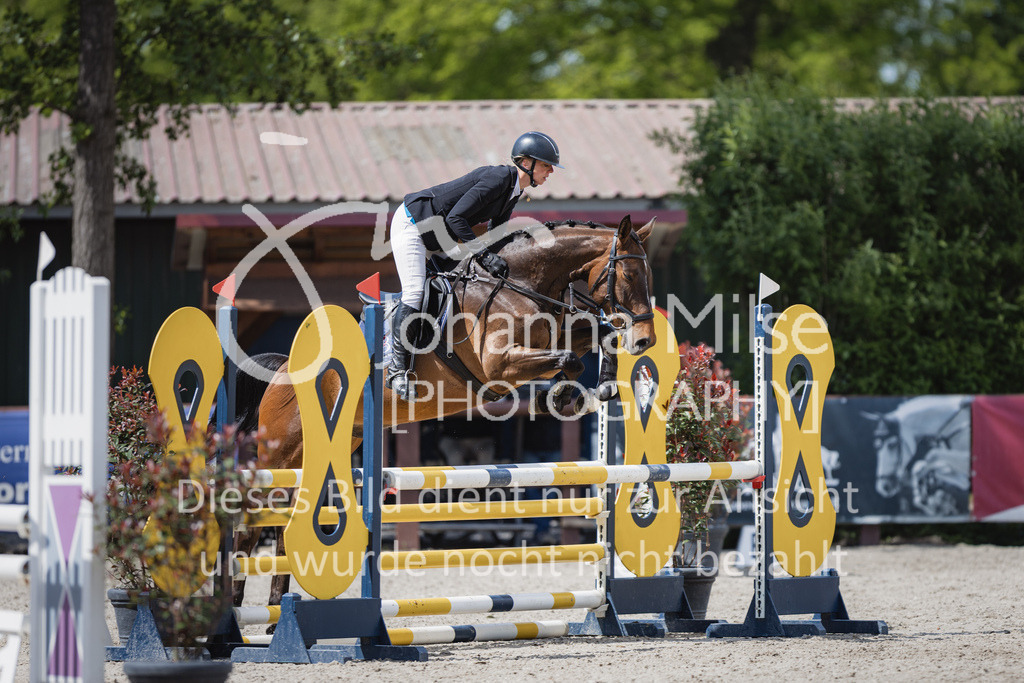 230516_Mühlen_03SprPf-A-325 | Deine schönsten Turniermomente als professionelle Fotos! Entdecke hochwertige Pferdesport-Fotografie im Online-Shop. Jetzt Fotos finden & bestellen!