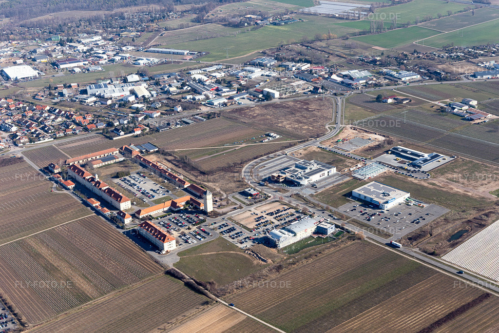 Luftbild: Pfizenmeier Fitness in Neustadt an der Weinstraße im Bundesland Rheinland-Pfalz in Deutschland. Foto: IMG_112751.jpg vom 27.02.2019 durch Werner Riehm/FLY-FOTO.de