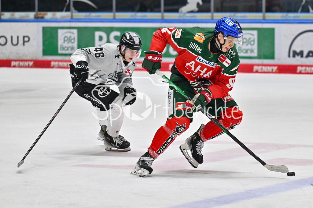Augsburger Panther - Kölner Haie | im Duell Kevin NIEDENZ (Koelner Haie #46) und Anrei HAKULINEN (Augsburger Panther #94) / zweikampf / DEL: Augsburger Panther - Koelner Haie, Curt Frenzel Stadion am 02.03.2025