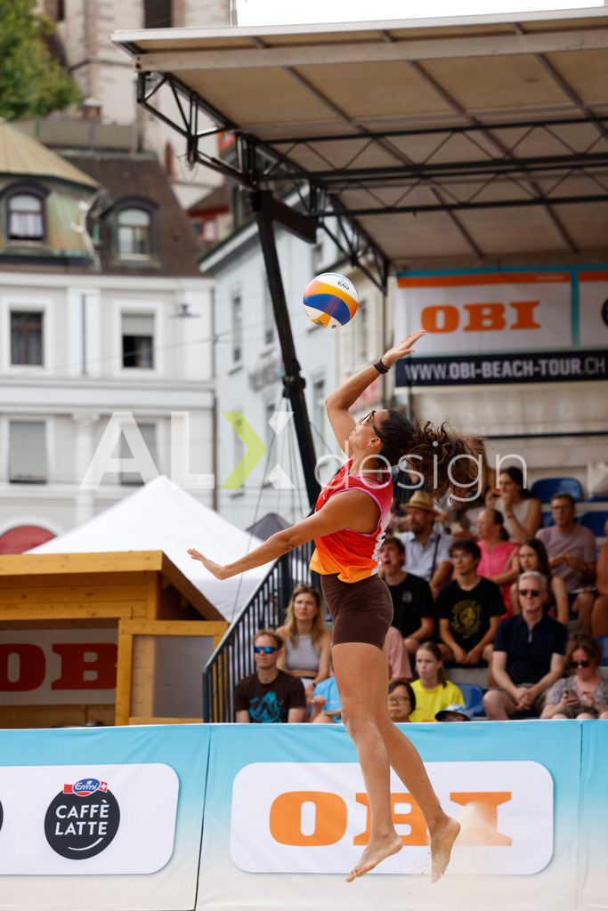 Obi BeachTour 2026 - Basel | BASEL, SWITZERLAND - JULY 18: SHANA ZOBRIST (SUI) during the Obi BeachTour 2026 match between ZOBRIST / LUTZ (SUI) and FLÜCKIGER / DEMIERRE (SUI) at Barfüsserplatz on July 18, 2026 in Basel, Switzerland. - Realisiert mit Pictrs.com