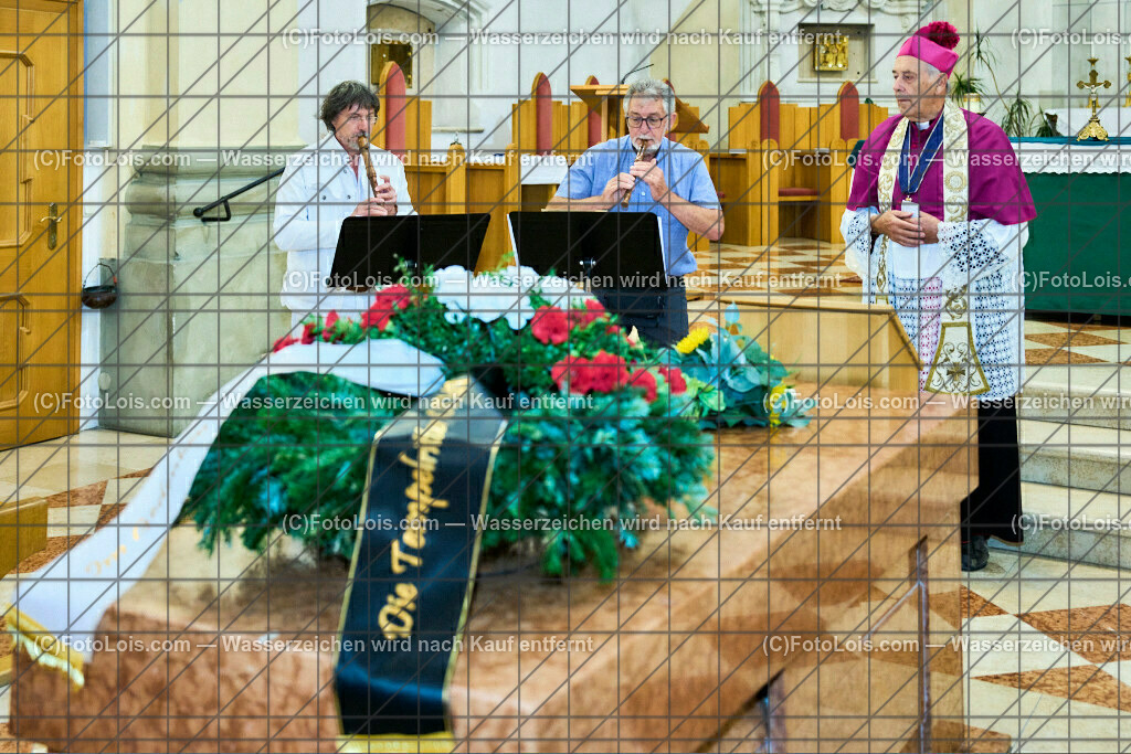 ALP3750_Jeanne de Ferrette_Kranzniederlegung_Johanna von Pfirt | (C)FotoLois.com, Alois Spandl, 700stes Hochzeitsjubiläum - Albrecht II. mit Johanna von Pfirt in Thann (FR) im März 2024. Empfang des Organistionskommitees aus der Region Ferrette (Pfirt)/Thann aus dem Elsass mit Empfang durch die Stadtgemeinde und Bezirkshauptmannschaft Scheibbs im Schloss Scheibbs und anschließender Kranzniederlegung in der Kartausenkirche über der Krypta des Gründerehepaares durch Mitglieder des Templer Ordens im Beisein von Mitgliedern der Goldhaubengruppen, Fr 22. September 2023.