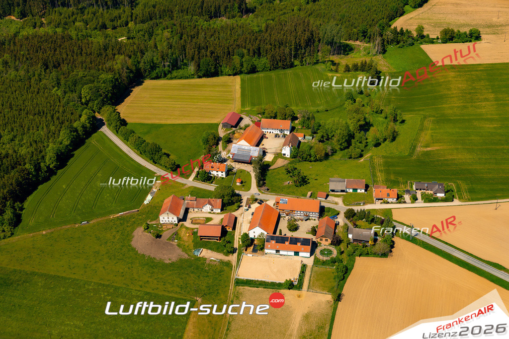 Das Luftbild zeigt : Großgründling Nandlstadt - Die Luftaufnahme wurde 2024 vom UL-Flugzeug aus erstellt ( keine Drohne ) - Hochauflösende Luftaufnahme - Für grossformatige Ausdrucke geeignet. Die Geschenkidee !Mit Lizenz und Bildrechte bestellbar