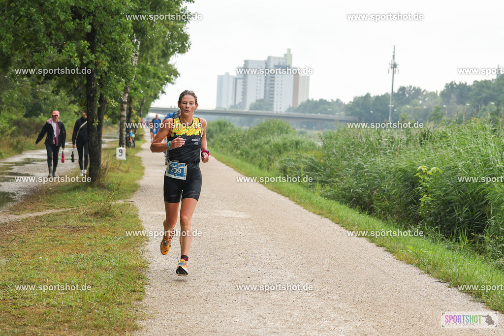 LUR_1711 | 34. M-net Erlanger Triathlon 2025 #erlangertriathlon  #mnettriathlon2025 #mnettriathlon #team #olympischedistanz #mitteldistanz #triathlon #maindonaukanal  #erlangertriathlon2025 #yourpictrs #tv1848 #tv1848erlangen  #triathlonbayern #sportinerlangen #demsportverbunden #sportshot_your_pictrs Copyright: www.sportshot.de