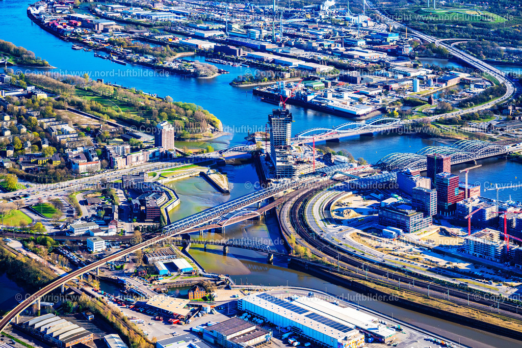 Hamburg_Elbbrücken_Oberhafen_Elbtower_Baustelle_ELS_5153060425 | HAMBURG 06.04.2025 Eisenbahn- Brückenbauwerk zur Streckenführung der Bahn- Gleise über den prielbildenden Billhafenstrom der Norderelbe an der Straße Brandshofer Deich im Ortsteil Rothenburgsort in Hamburg, Deutschland. Weiterführende Informationen bei: Hafen Hamburg Marketing e.V. (HHM),  Hamburger Hafen und Logistik Aktiengesellschaft. // Railway bridge construction for the routing of the railway tracks over the tideway-forming Billhafenstrom of the Norderelbe on the street Brandshofer Deich in the district Rothenburgsort in Hamburg, Germany. Further information at: Hafen Hamburg Marketing e.V. (HHM),  Hamburger Hafen und Logistik Aktiengesellschaft. Foto: Martin Elsen