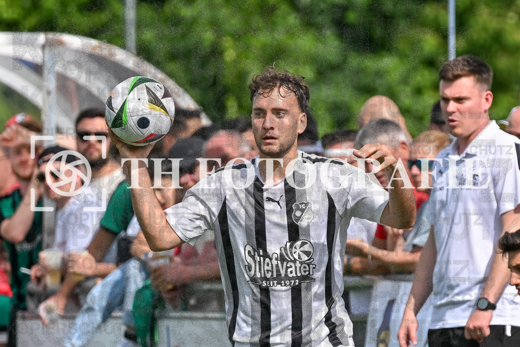 GER, FC Zell - FC Wittlingen, Fussball, Rothaus Bezirkpokal, Finale, Saison 2024/2025, 29.05.2025 | Felix SchneiderbergerGER, FC Zell - FC Wittlingen, Fussball, Rothaus Bezirkpokal, Finale, Saison 2024/2025, 29.05.2025Foto: TH Fotografie/Thomas Hess