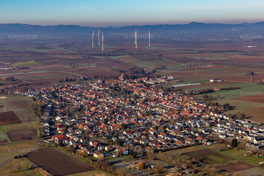 Luftbild: vor dem Windpark Freckenfeld in Minfeld im Bundesland Rheinland-Pfalz in Deutschland. Foto: IMG_124157.jpg vom 11.01.2021 durch Werner Riehm/FLY-FOTO.de