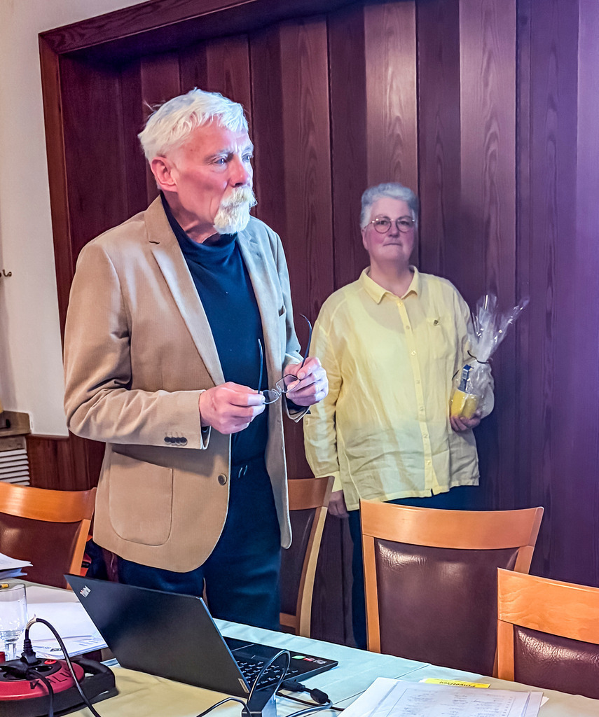 top-top.de 260326-011 | Foto, Video, Fotografie, Videografie, Fotobox, DJ, Discjockey, Musik, Musikbox, Veranstaltung, Photobooth, Amazon, Ebay, Buchtipp, Bestseller, Autor, Verlag, Buch, Wesel, Hamminkeln, NRW, Dinslaken, Rees, Drohne, Hochzeit, Party, Fotobox, Wesel, Fotograf