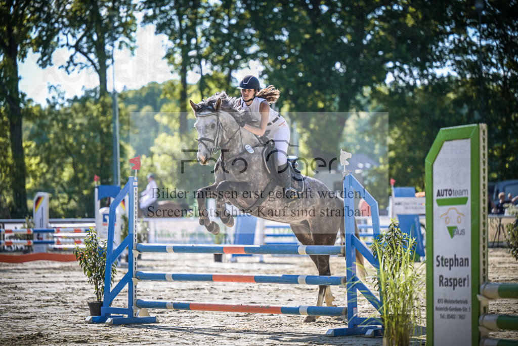 DOS_3081 | Entdecke hochwertige Reitturnierfotos von Foto Oger. Professionell, emotional und authentisch – jetzt Lieblingsmomente im Shop bestellen.Deutschlandweite Turnierfotografie. - Realisiert mit Pictrs.com