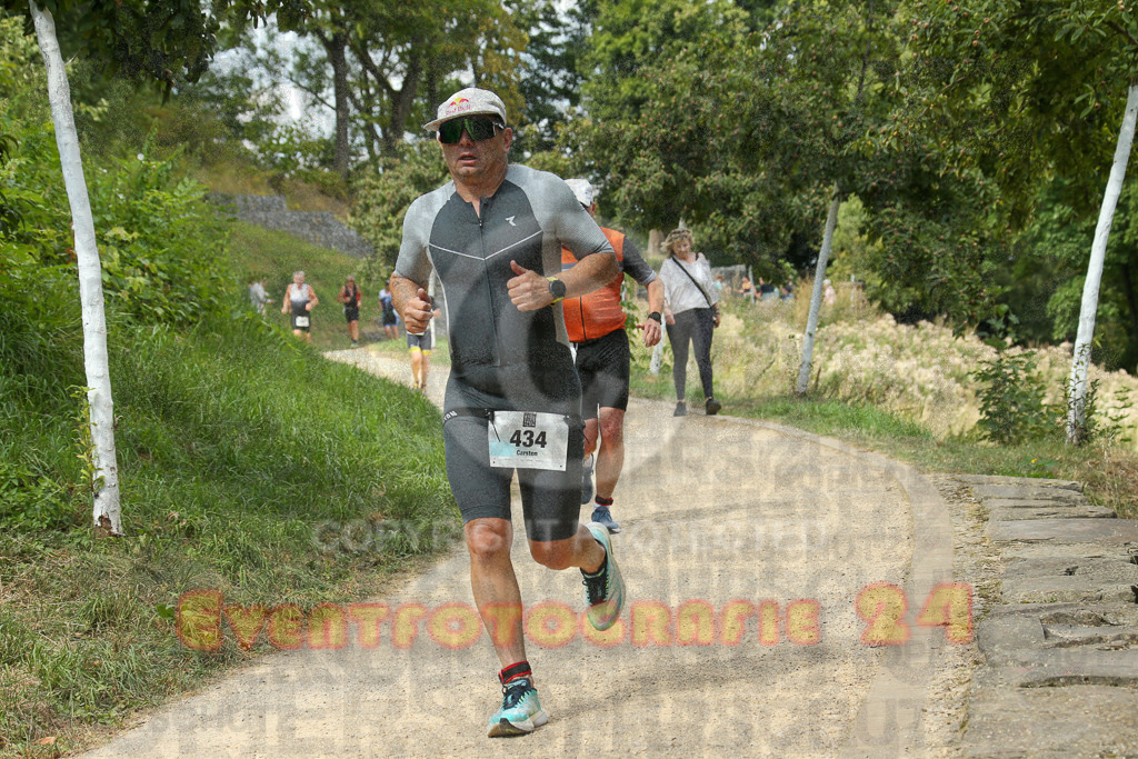 250824_1342_EX1_3351 | Sportfotografie im Rhein-Sieg Kreis, Köln, Bonn, NRW, Rheinland Pfalz, Hessen, etc. Unser Tätigkeitsfeld umfasst den Laufsport vom Volkslauf über den Marathon, Duathlon, Triathon bis zum Ultralauf wie Kölnpfad Ultra oder Schindertrail.