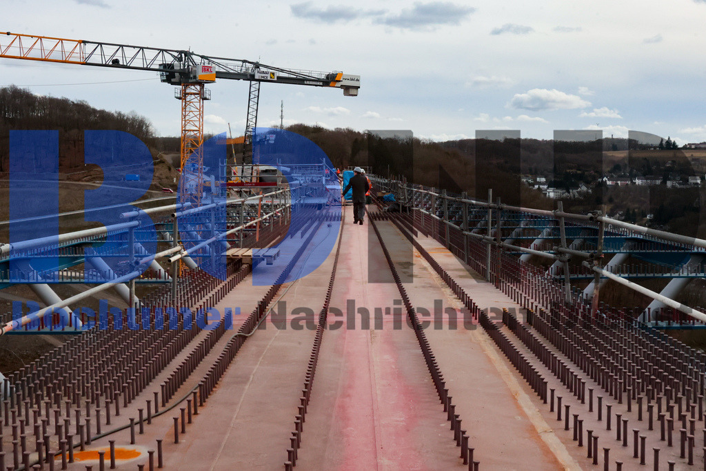 SES_LUDRAH20250225-5 | bond - Realisiert mit Pictrs.com