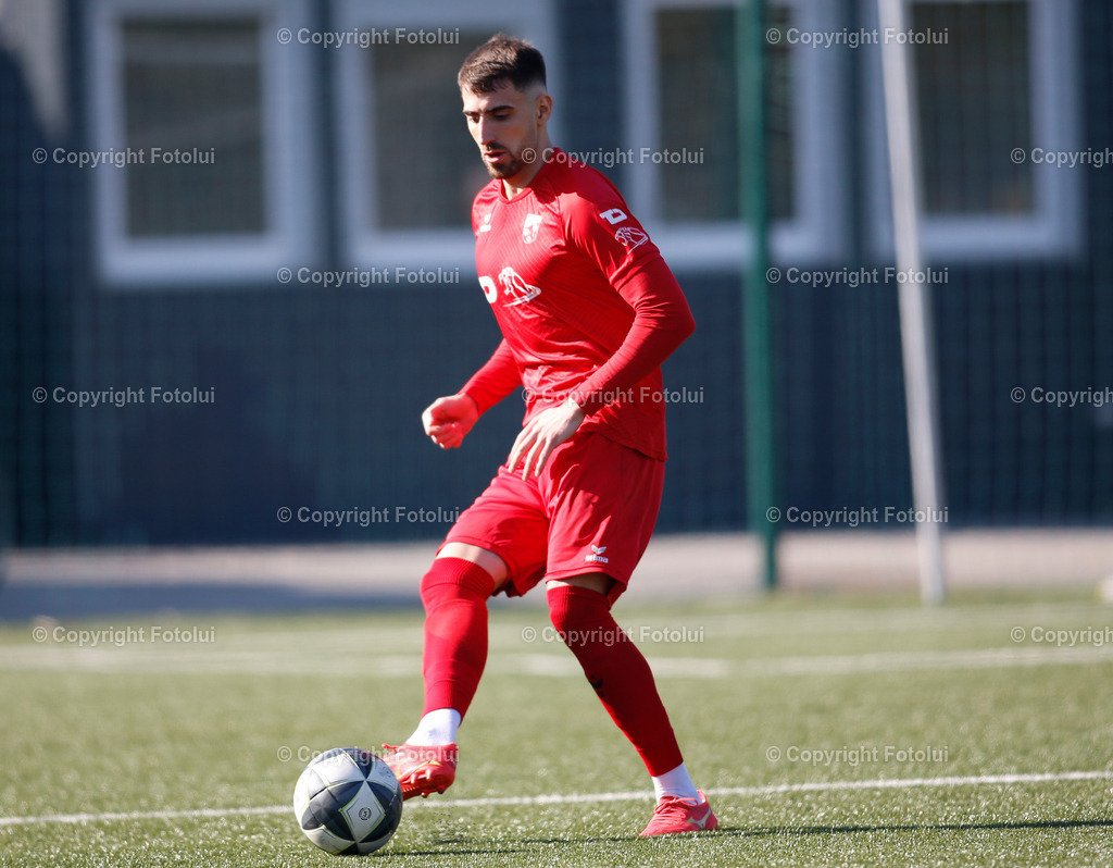 A_LUI_280226_04 | SPORT.FUSSBALL,TESTSPIEL ASKOE OEDT 1B-SV HAKA TRAUN 28.02.2026 IM BILD: JOVAN PETROVIC  (OEDT1B) UND (TRAUN) FOTO.FOTOLUI