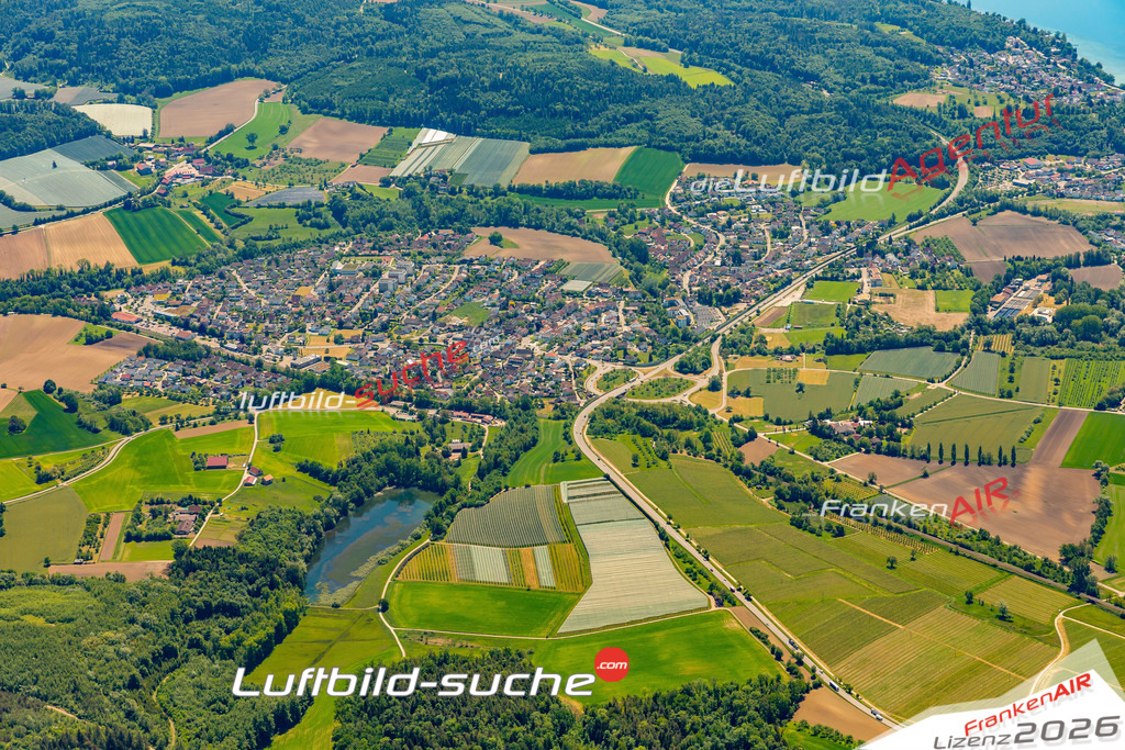 Das Luftbild zeigt : Oberuhldingen Uhldingen-Mühlhofen - Die Luftaufnahme wurde 2024 vom UL-Flugzeug aus erstellt ( keine Drohne ) - Hochauflösende Luftaufnahme - Für grossformatige Ausdrucke geeignet. Die Geschenkidee !Mit Lizenz und Bildrechte bestellbar