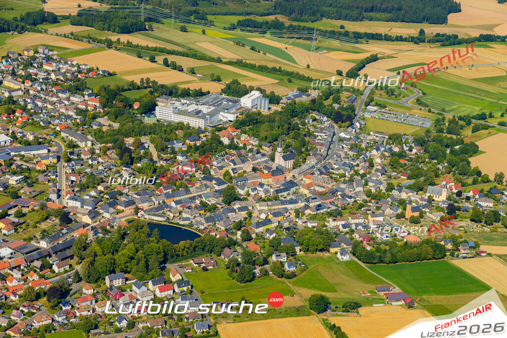 Luftaufnahme von Kirchenlamitz - Die Luftaufnahme wurde 2025 vom UL-Flugzeug heraus erstellt ( keine Drohne ) - Hochauflösende Luftaufnahme - für professionelle Ausdrucke geeignet. Die Geschenkidee !Mit Lizenz und Bildrechte bestellbar