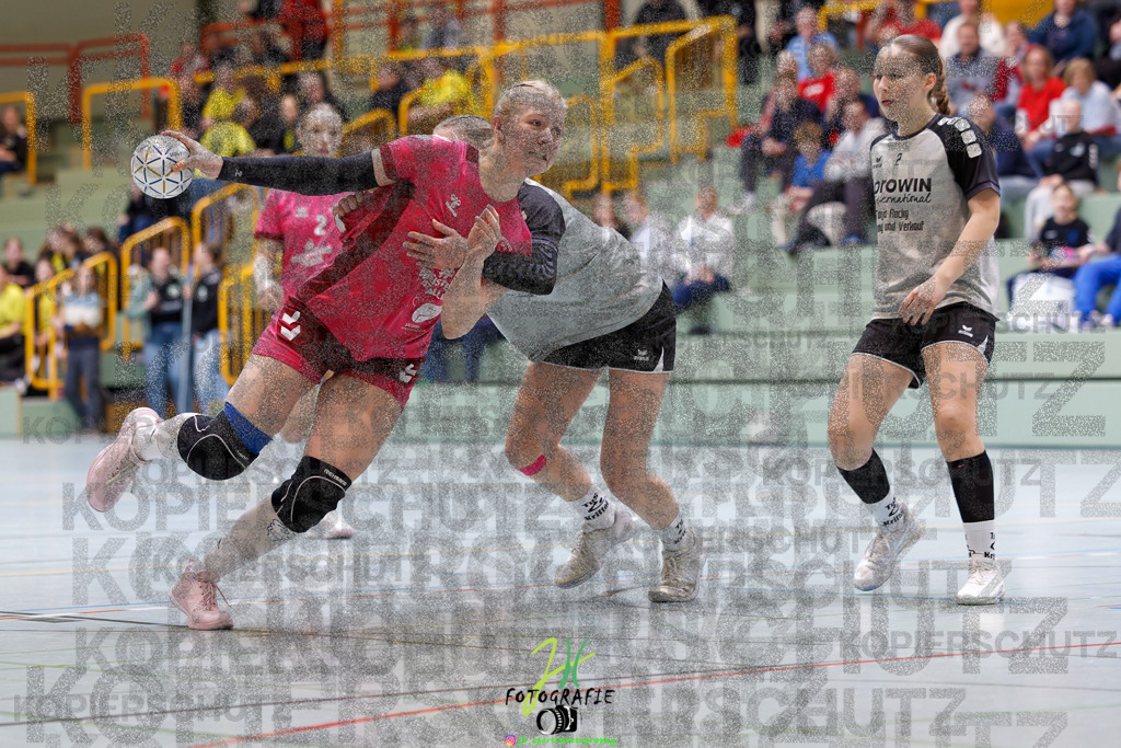 Hessenmeisterschaft wJC - Spiel um Platz 3; TuS Kriftel - SG Schenklengsfeld | Hessenmeisterschaft wJC - Spiel um Platz 3; TuS Kriftel - SG Schenklengsfeld am 22.03.2025 in Biedenkopf (Sporthalle Lahntalschule)Photo © 2025 - Jörg Heinrich - Realisiert mit Pictrs.com