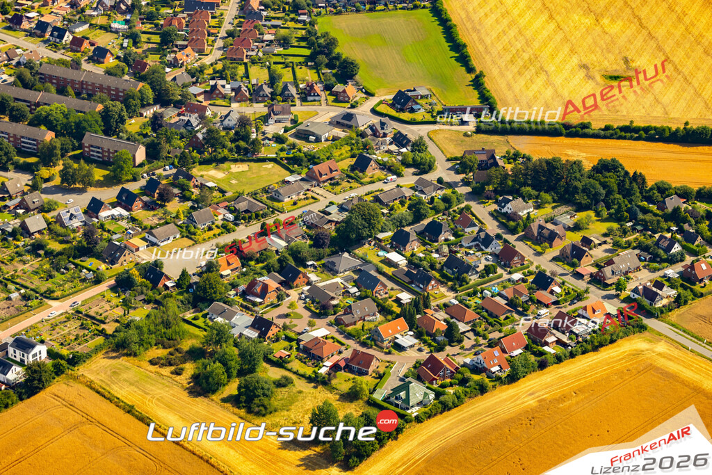 Das Luftbild der Stadt Rieseby wurde 2022 vom Flugzeug heraus erstellt (keine Drohnen-Aufnahmen) Aufnahmehöhe ca.450 Meter- hohe Bildauflösung und Druck-Qualität. Garantiert!