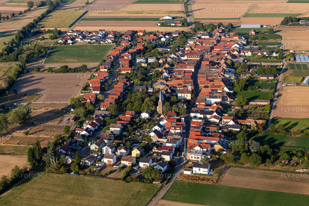 Luftbild:  in Böbingen im Bundesland Rheinland-Pfalz in Deutschland. – Foto: IMG_133807.jpg vom 16.08.2022 durch Werner Riehm/FLY-FOTO.de – Auflösung des Originals: 5472 x 3648 px – Installationsschaltfl\xc3\xa4che auf iOS