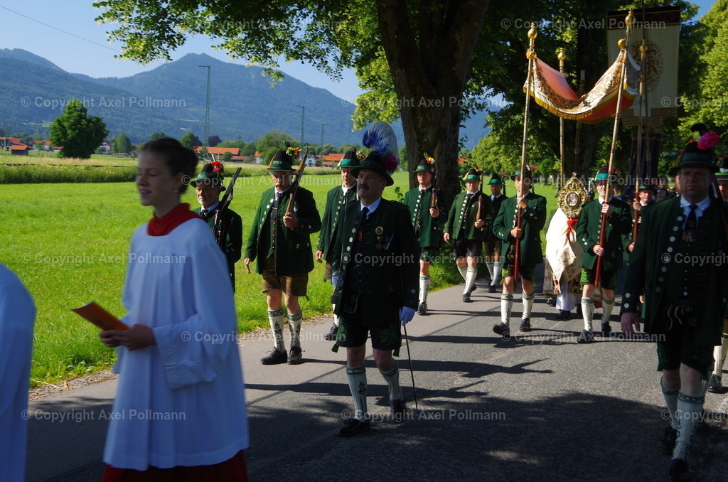 IMGP4999 | fotografiert von Axel PollmannLeonhardi Wallfahrt Benediktbeuern und Murnau, Fronleichnam, Fasching, Landschaft im Loisachtal und Benediktbeuern  - Realisiert mit Pictrs.com