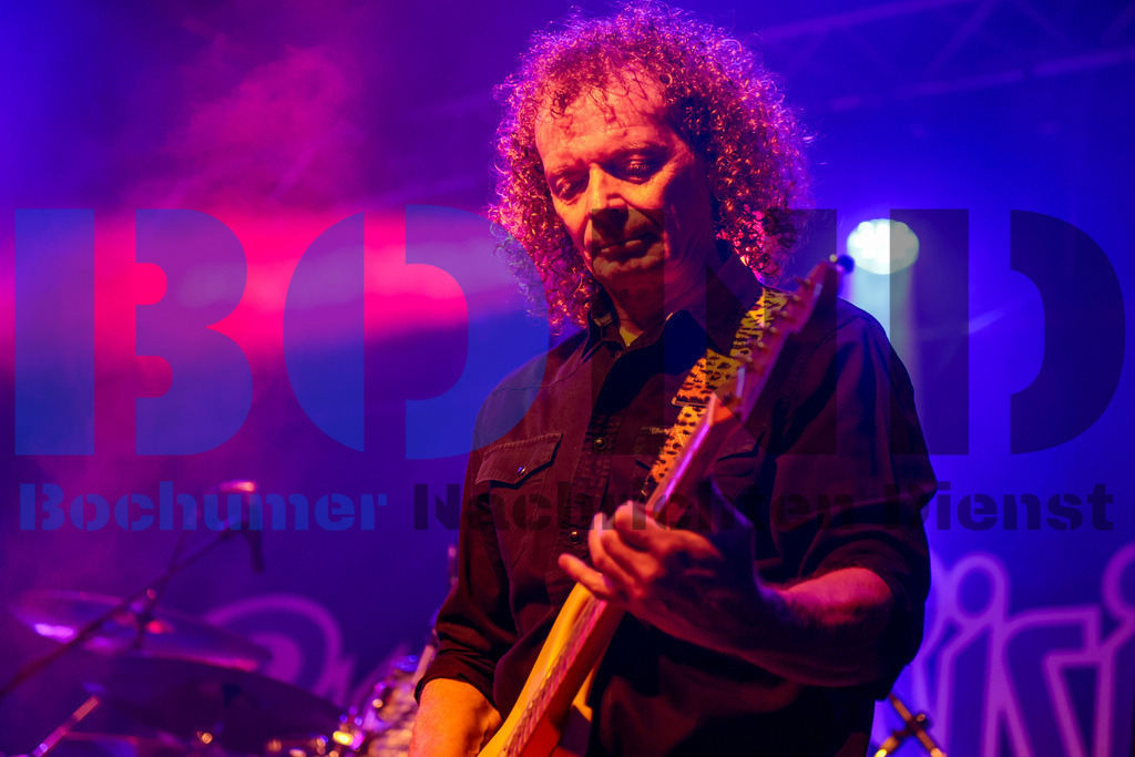 Purple Rising  {date} -  | {headline}(Foto: Sebastian Sendlak / BOND) - Realisiert mit Pictrs.com