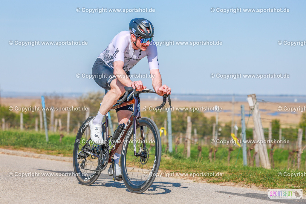 601_AR6_8180 | Neusiedlersee Radmarathon 2026@sportshot_your_pictrs #yourpictures#roadtowm2029 #nrm #neusiedlerseeradmarathon #neusiedlersee #neusiedlerseetourismus #burgenland #mörbisch #nrm26 #burgenlandtourismus #voglundco #poweredbyburgenlandtourismus #radsport #rad #marathon #ucigranfondo #visitburgenland #ucigranfondoworldseries