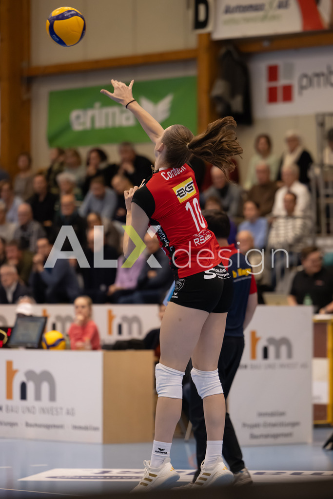 Volleyball I Frauen I Saison 2025-2026 I Volleyball NLA | Women I Round 16 I VC Kanti Schaffhausen - Viteos NUC I 31.01.2026 | 10 Maelle Corbach (CH) (VC Kanti Schaffhausen) – Diagonal - Realisiert mit Pictrs.com