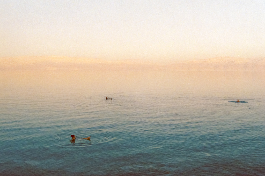 _Orte-fuer-die-Seele_stockfoto_undarstellbar.com_00005 | Online Shop für Christen: Christliche Poster XXL, Plakate, Wandbilder als Leinwand & christliche Postkarten, Kalender, Sticker & Lizenzen zum Download. Die Kunstwerke im christliche Geschenke Shop zeigen die Jahreslosung 2025, Gott, Jesus & mehr.