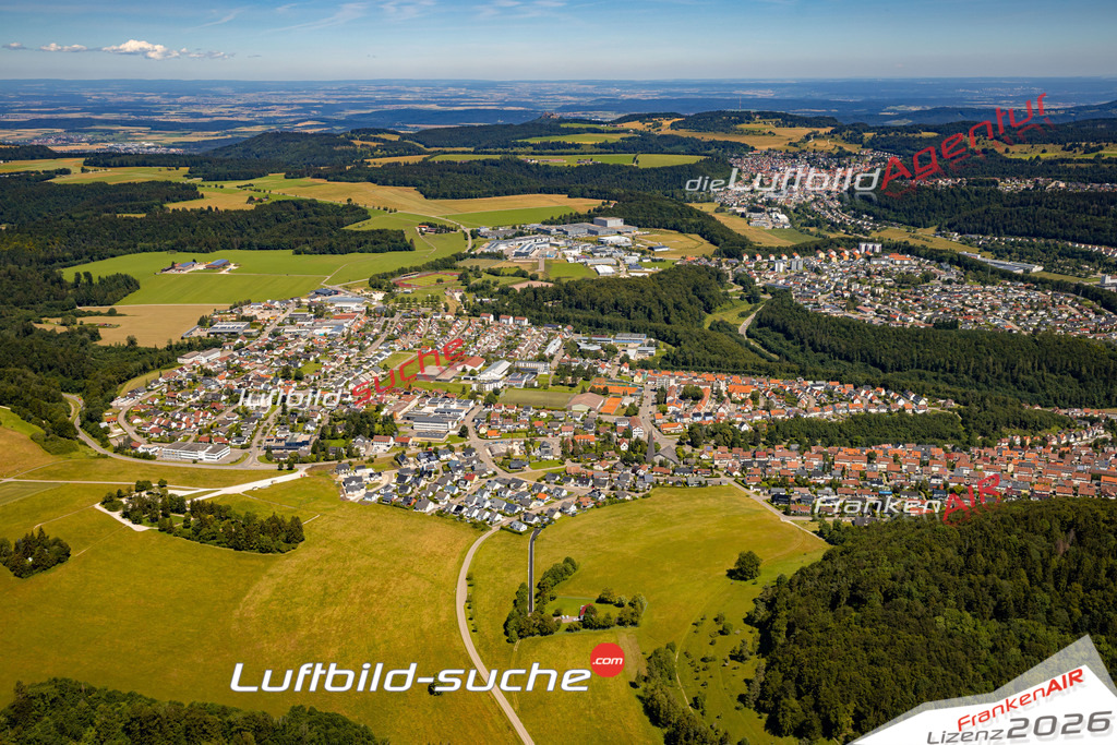 Das Luftbild zeigt : Tailfingen Albstadt - Die Luftaufnahme wurde 2024 vom UL-Flugzeug aus erstellt ( keine Drohne ) - Hochauflösende Luftaufnahme - Für grossformatige Ausdrucke geeignet. Die Geschenkidee !Mit Lizenz und Bildrechte bestellbar
