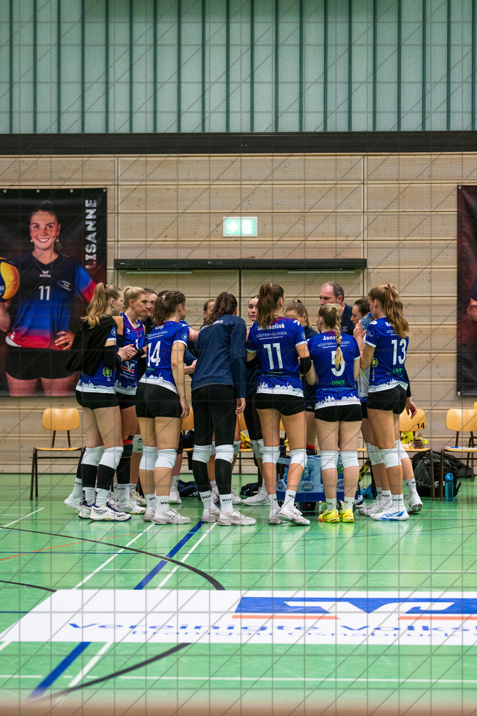 2. VBLF Nord 25/26 | Spiel 4041 | VC Osnabrück vs. RC Sorpesee | //  30.11.25: 2. VBLF Nord 25/26 | Spiel 4041 | VC Osnabrück vs. RC Sorpesee / Osnabrück / Deutschland  //   CREDIT:www.bullenfotos.de, Martin König, Hörner Weg 40, D-49078 Osnabrück, +4917663732967 // Nutzung und Weitergabe nur zu den vereinbarten Zwecken. Presseanfragen an Ersteller. Alle Rechte beim Ersteller. Honorierung nach MFM. - Realisiert mit Pictrs.com