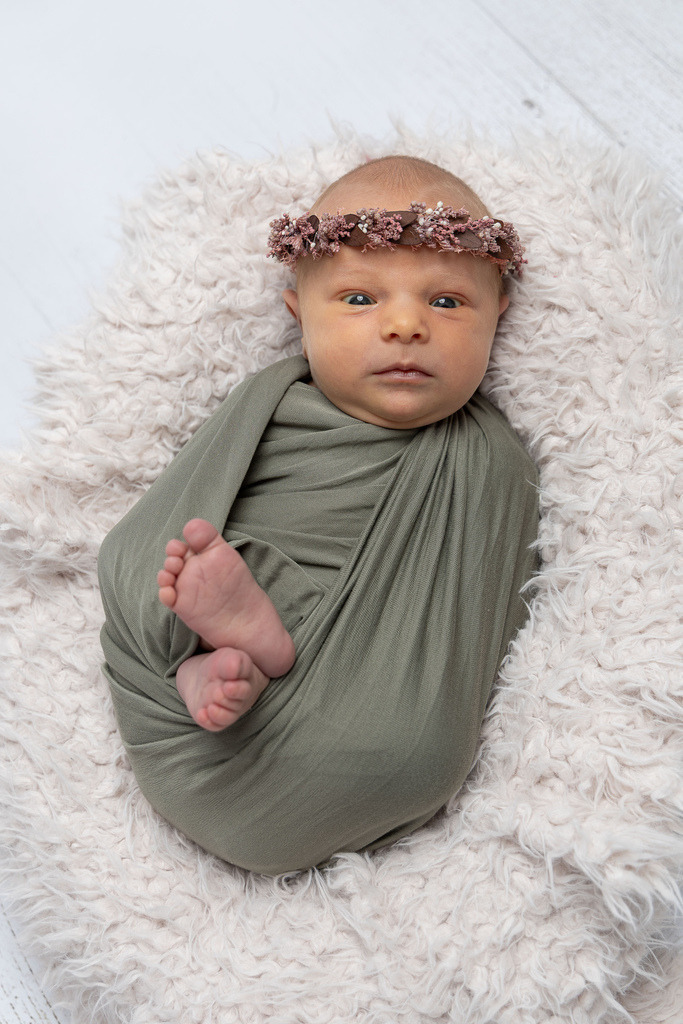 FBK60143 | Professionelle Fotografin mit Fachgeschäft in Lenggries & im Landkreis Bad Tölz Wolfratshausen. Hochzeitsreportage, Familienfotos, Newborn-, Babybauch-, Pass- & Businessfotos.Alles Rund ums Foto