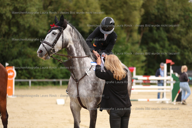 HG9A0581 | laurarinckfotografie - Realisiert mit Pictrs.com