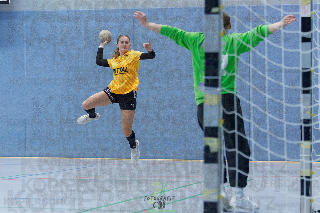 Frauen Oberliga Mitte (HHV); HSG Eibelshausen/Ewersbach - HSG Wettenberg II | Frauen Oberliga Mitte (HHV); HSG Eibelshausen/Ewersbach - HSG Wettenberg II am 13.12.2025 in Steinbrücken (Sporthalle am Hammerweiher)Photo © 2025 - Jörg Heinrich - Realisiert mit Pictrs.com