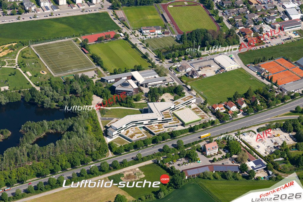 Das Luftbild der Stadt Ergolding wurde 2021 vom Flugzeug heraus erstellt (keine Drohne) Aufnahmehöhe ca.450 Meter- hohe Bildauflösung und Druck-Qualität garantiert!