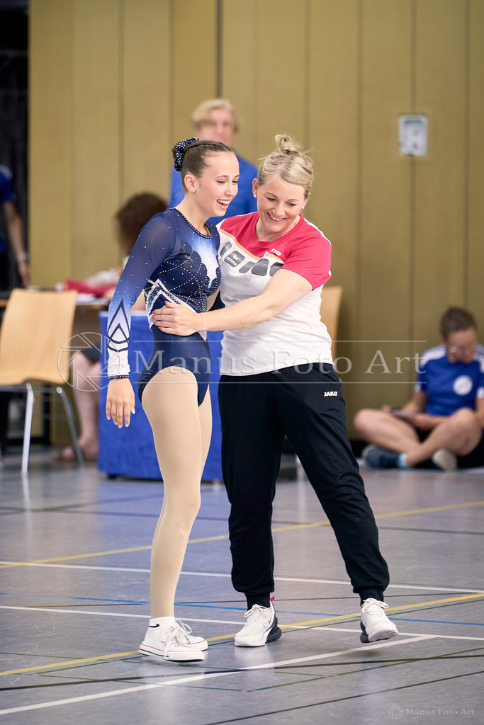 B-DSC00092 | Professionelle Sportfotografie in Hamburg, Schleswig-Holstein und Niedersachsen – spezialisiert auf Rhönrad, Geräteturnen, Leistungsturnen und rhythmische Sportgymnastik. Bundesweite Begleitung von Rhönrad-Events. Jetzt Sport-Fotos - Realisiert mit Pictrs.com