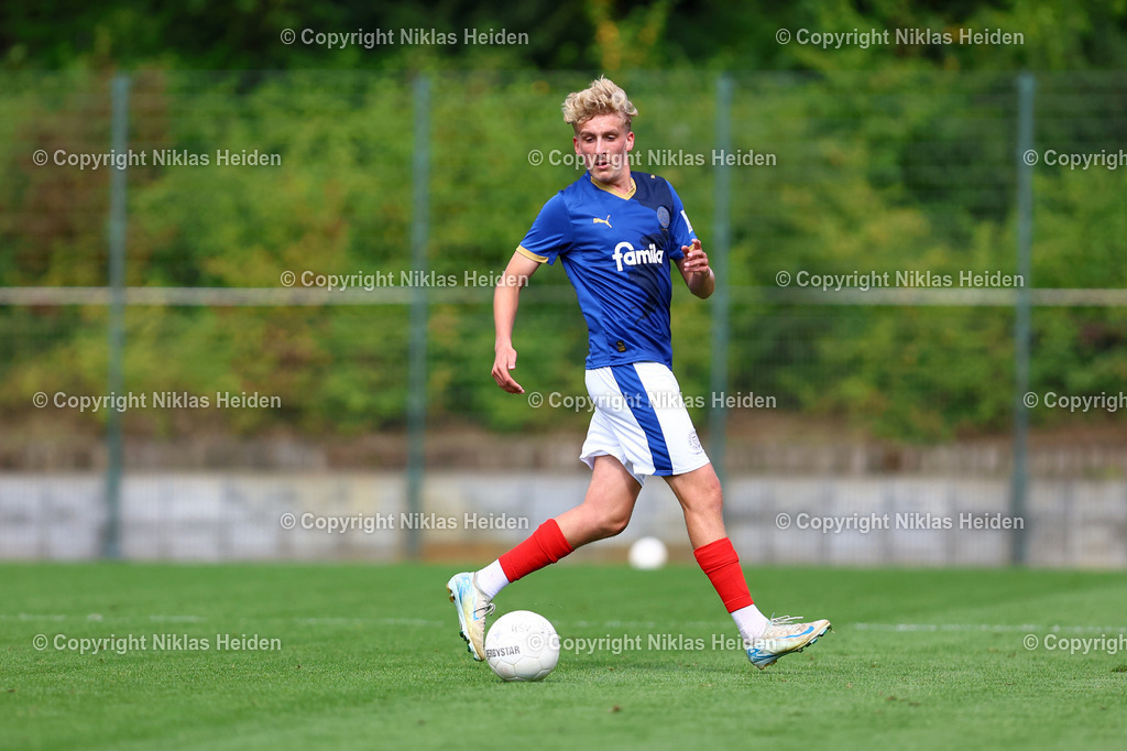 NH_HolsteinKielU23_KaltenkirchenerTS_FlensOberliga_14092025 | #4 Caspar Medlin (Holstein Kiel U23)Fußball I Herren I Flens Oberliga I Saison 2025-2026  I 8. Spieltag I Holstein Kiel U23 - Kaltenkirchener TS I 14.09.2025 I Citti-Fußball-Park