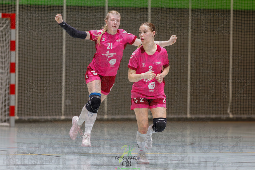 Hessenmeisterschaft wJC - Spiel um Platz 3; TuS Kriftel - SG Schenklengsfeld | Hessenmeisterschaft wJC - Spiel um Platz 3; TuS Kriftel - SG Schenklengsfeld am 22.03.2025 in Biedenkopf (Sporthalle Lahntalschule)Photo © 2025 - Jörg Heinrich - Realisiert mit Pictrs.com
