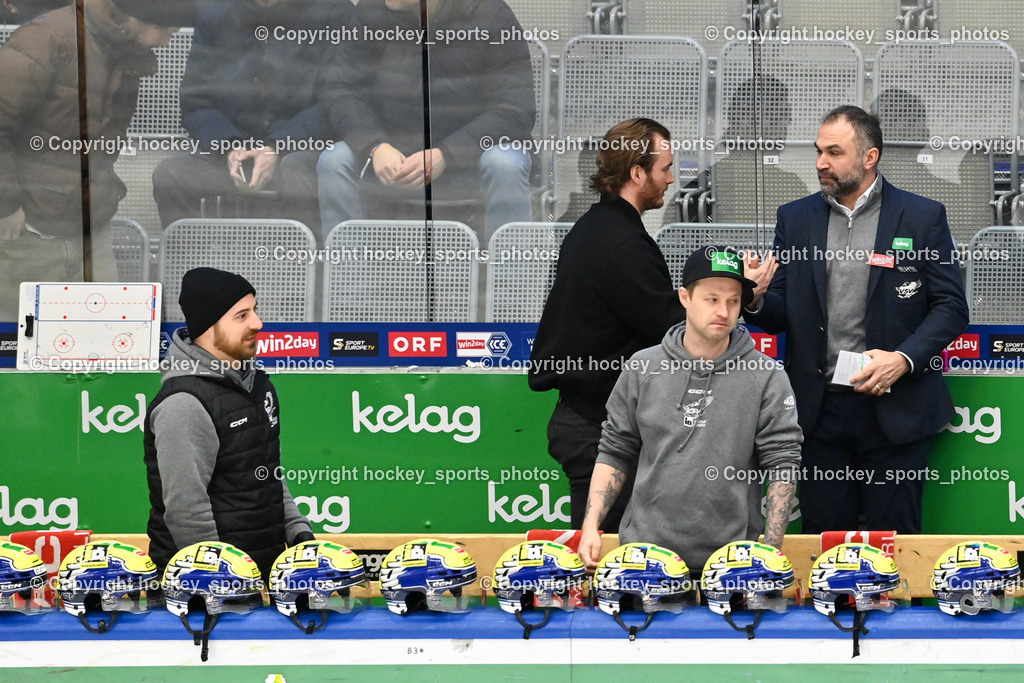 EC IDM WÄRMEPUMPEN VSV vs. Olimpija Ljubljana | #9 Alexander Rauchenwald EC VSV, Pierre Allard Headcoach EC VSV, Christoph Apoloner Equipment Manager EC VSV, EC IDM WÄRMEPUMPEN VSV vs. Olimpija Ljubljana, EC IDM WÄRMEPUMPEN VSV vs. Olimpija Ljubljana am 01.02.2026 in Villach (Stadthalle Villach), Austria, (Photo by Bernd Stefan)