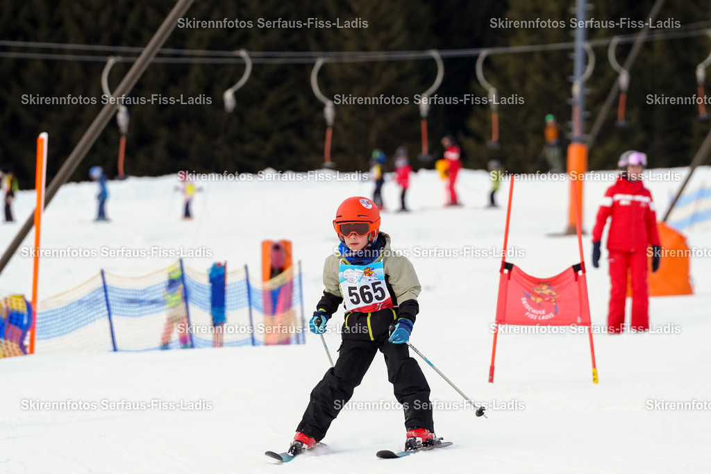 SRF_02.01.2026_0978 | Skirennfotos,Serfaus,Fiss,Ladis,Kinderskirennen,Winter,Tirol,Oberland,skirace,SFL,feelfree,weil wir's genießen,ski,Ski,skifahren,Sonnenplateau, - Realisiert mit Pictrs.com