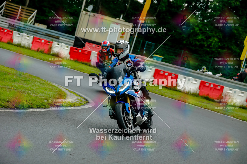 VBK-3736 | Hier findet Ihr Bilder von Touristenfahrten auf der Nürburgring Nordschleife oder von anderen Veranstaltungen die ich besucht habe. Viel Spass beim Durch Schauen 