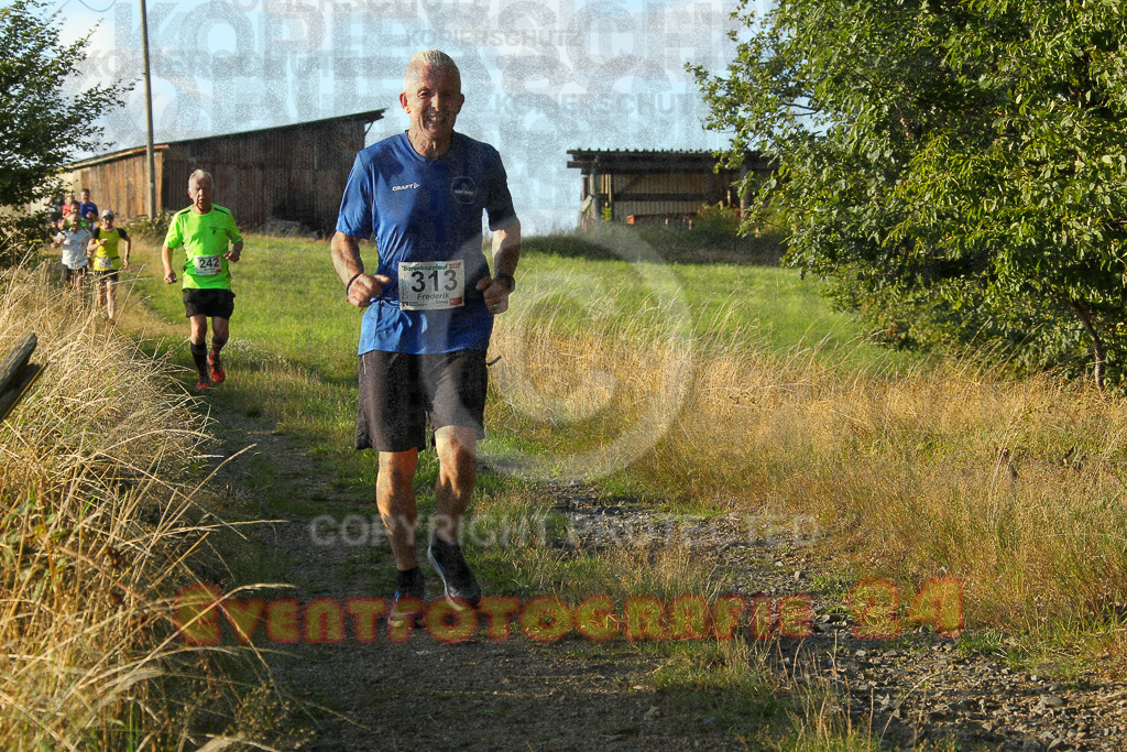 250801_1926_EV4_8690 | Sportfotografie im Rhein-Sieg Kreis, Köln, Bonn, NRW, Rheinland Pfalz, Hessen, etc. Unser Tätigkeitsfeld umfasst den Laufsport vom Volkslauf über den Marathon, Duathlon, Triathon bis zum Ultralauf wie Kölnpfad Ultra oder Schindertrail.