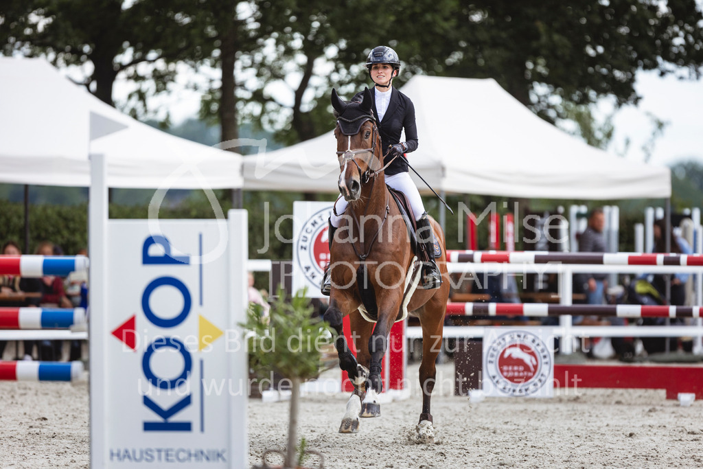 240616_Lemwerder_M2-Springen-540 | Deine schönsten Turniermomente als professionelle Fotos! Entdecke hochwertige Pferdesport-Fotografie im Online-Shop. Jetzt Fotos finden & bestellen!