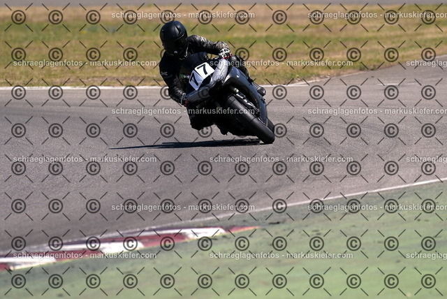 26bt04-1255 | markuskiefer.com - Realisiert mit Pictrs.com