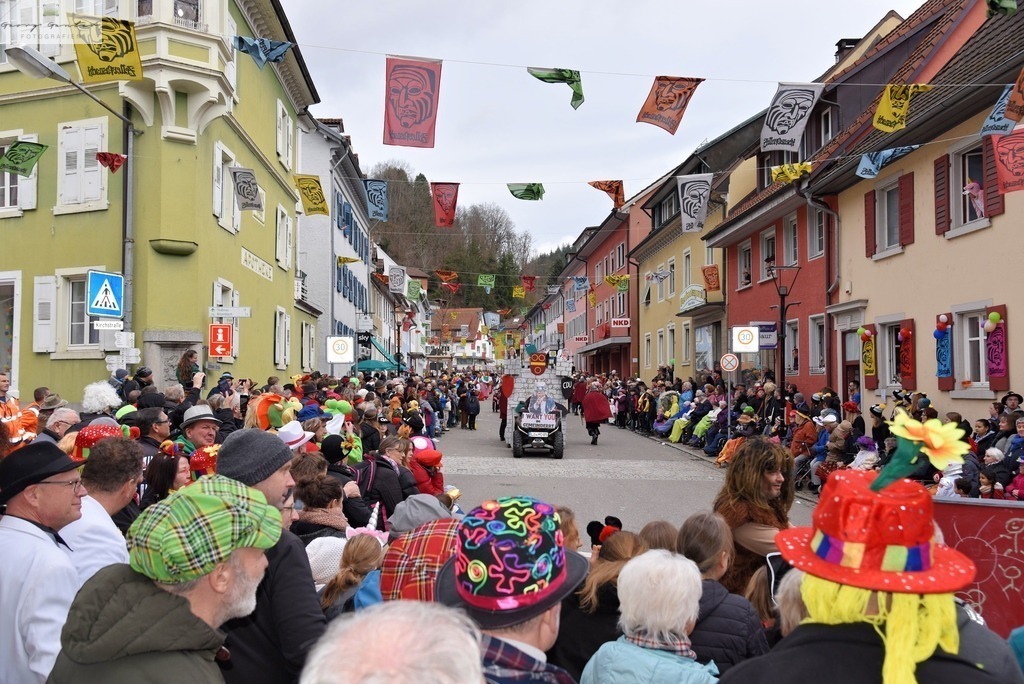 FasMontag _24-051-RA | Fotoblog Schwarzwald, Foto Blog Wiesental, Pfaffenberg, Winterzauber, Zeller Bergland, Zell im Wiesental, Fotoblog Wiesental, Landschaftsfotos, Bilder Wiesental, Natur, Naturbilder, Fastnacht, Zeller Fastnacht, Zeller Fasnacht, Zeller Bergland, Belchen, - Realisiert mit Pictrs.com