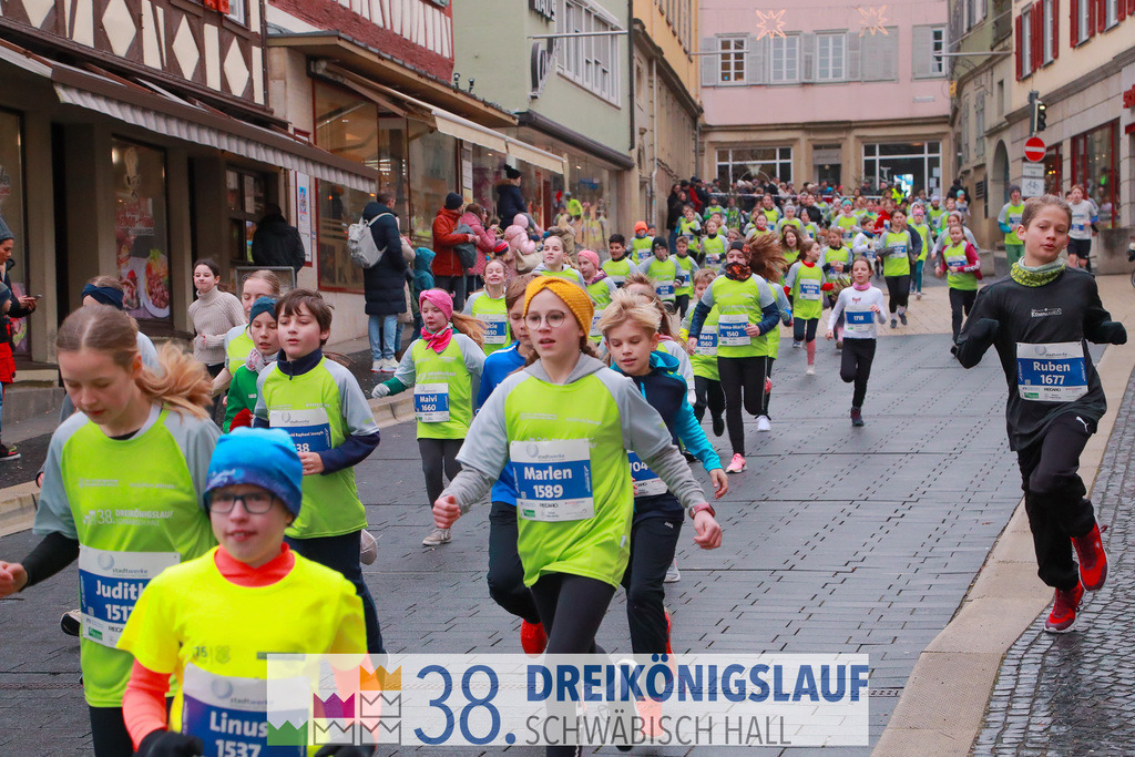 1700m Stadtwerke Jugendlauf | 3 Koenigslauf 2024 1700m Stadtwerke Jugendlauf - Realisiert mit Pictrs.com