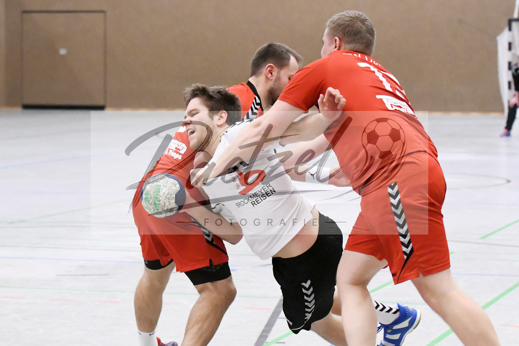 20200125_TEURWD_0049 | Handball, Herren:   beim Spiel der Landesklasse Süd zwischen SG Teuto Handball vs. RW Damme am 25.01.2020 in der Sporthalle-Gellenbeck in Hagen a.T.W., Deutschland.(Foto von Nico Paetzel) - Realisiert mit Pictrs.com